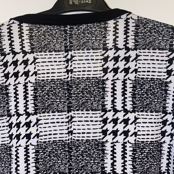 Black plaid Peter Nygard blouse - Picture 10 of 10